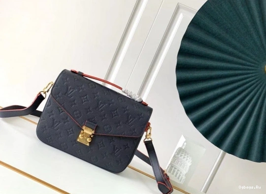 Vuitton Metis Pochette Louis 0425